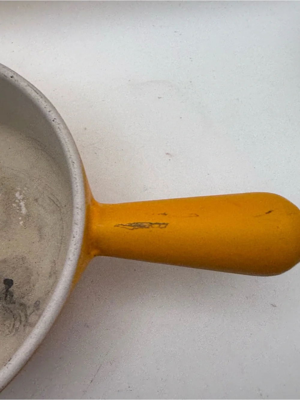 Vintage LE CREUSET Enameled Cast Iron Pot w/ Lid #16 Yellow Hollow Handle France